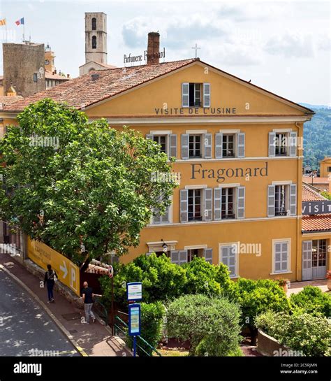 World capital perfume hi-res stock photography and images - Alamy