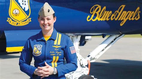 Pilot Female Of The Blue Angels Demo Team Us Navy Female Fighter Female Pilot Fighter Jets