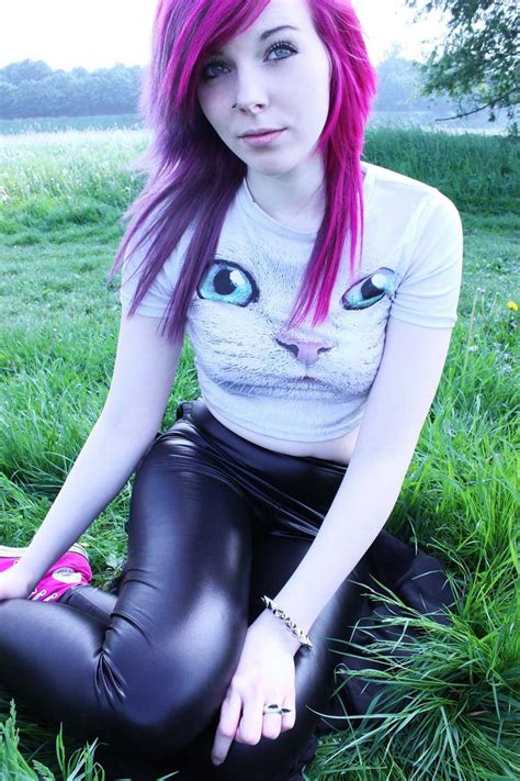 Ira Vampira Emo Girl Scene Queen Pastel Goth Gothic Colorful Hair Style Make Up