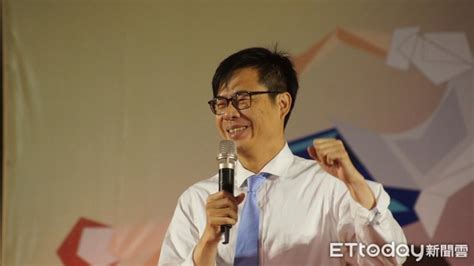 Jun 18, 2021 · （新增：導演說法、網友回應） 高雄市政府因應疫情三級管制餐廳禁止內用，在六月初補貼計程車資推出「高雄好家載」服務措施，讓小黃司機將餐飲外送到市民家中，除方案獲好評，六天前推出的廣告也因拍攝細膩與內容溫馨動人，不僅累積超過8萬次點閱，前（17）日知名作家朱宥勳更自拍影片. 返母校勉勵學弟 陳其邁：以雄中精神實現理想 | ETtoday地方新聞 | ETtoday新聞雲
