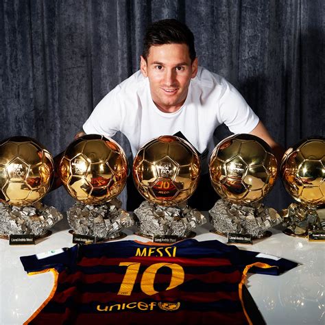 Lionel Messi Photos Lionel Messi Presents The Officia