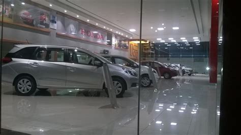 Capital honda (aadit auto co. Honda Car Showroom In Chennai - Small House Interior Design