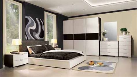 As per the rules of vastu shastra the puja room should never be in the bedroom also the pooja room or vastu free tips for kitchen. Mirror in Bedroom Vastu - VEDIC PATHS