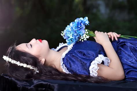 Snow White Model And Mua Miki Sarroca Assistant Sylvia Ros Flickr