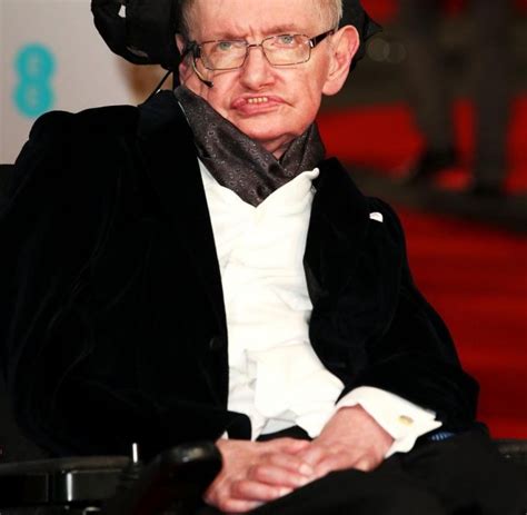 Stephen Hawking Shows Support For Eddie Redmayne On Baftas Red Carpet