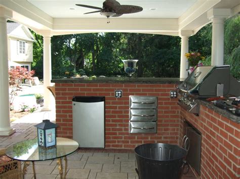 Lighting can help you enjoy outdoor parties or family dinners. The Importance of Outdoor Kitchen Lighting