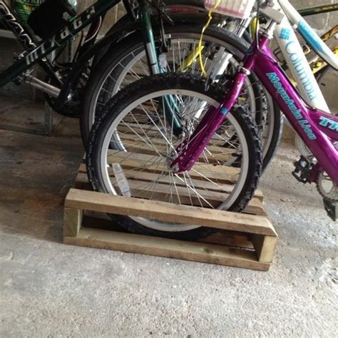Brilliant Pallet Bike Rack Almacenamiento De Bicicletas