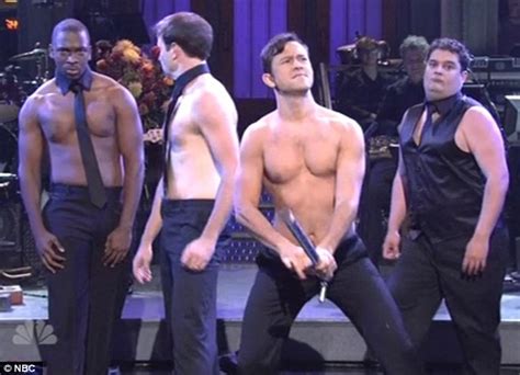 Joseph Gordon Levitt Strips Off In Saturday Night Live Spoof Daily