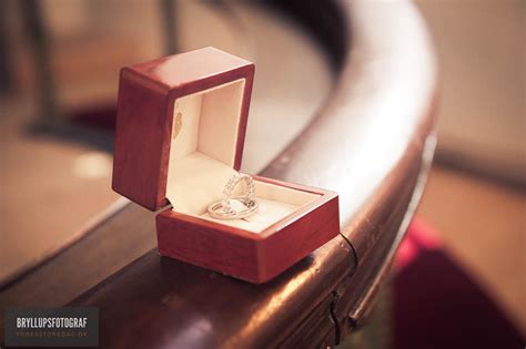 When it comes to giving the perfect anniversary gift, whether it's for your husband or your wife, nothing speaks volumes more than a gift from eternity rose. Golden wedding anniversary gifts ideas - The Wedding ...