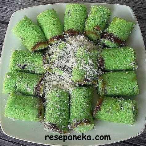 Cara membuat pisang goreng coklat. Resep dan Cara Membuat KUE PUTU⁣ Enak, Manis, Mudah ...