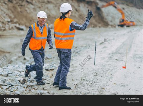 Worker Construction Image And Photo Free Trial Bigstock