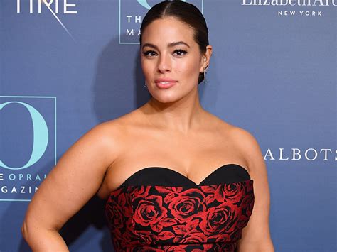 Ashley Graham Responds To Fat Shaming Troll About What Makes A Real Model