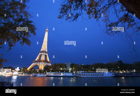 Paris October 25 Eiffel Tower Light Show At Dusk With Seine River On