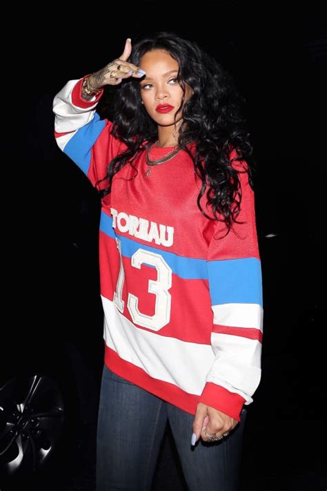 Pin On Baddies Rihanna