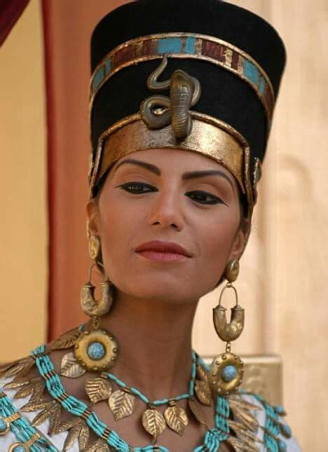 Pin By Nasser Dar On Cleopatra Egyptian Beauty Egyptian Women Ancient Egyptian Women