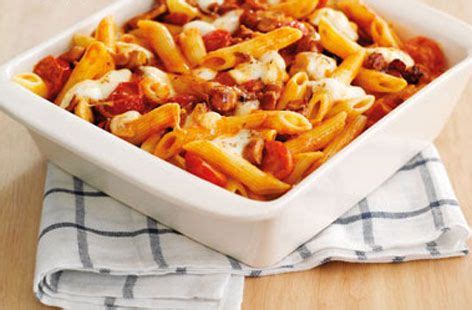 Plus, this chorizo pasta couldn't be easier too, taking just 20 minutes in total! Creamy chicken, tomato and chorizo pasta bake | Recipe ...