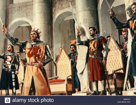 Il est valeureux et séduisant, toujours prêt à venir en aide aux demoiselles en détresse et à accomplir des exploits retentissants. Les chevaliers de la table ronde Knights of the Round ...