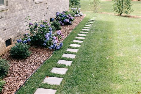 How To Lay A Stepping Stone Path Style Souffle