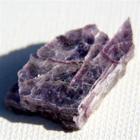 שיפור איכות השינה | lepidolite. לפידולייט (מיקה) Lepidolite - מיכל ביאל | אתר הקריסטלים ...