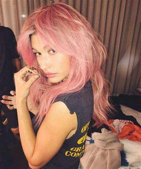 hailey baldwin s new hair color is better than rose gold hair color pink hair new hair colors
