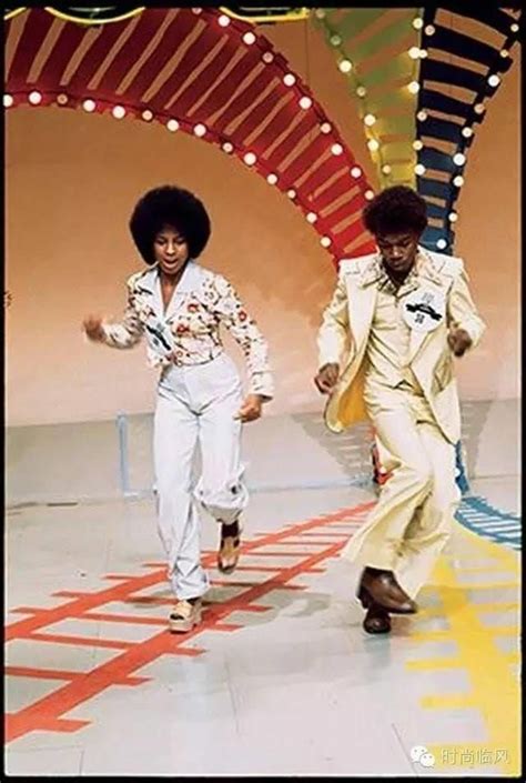 Pin By Funky Diva On 60s And 70s Soul Train Fashion Soul Train Dancers