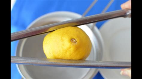 How To Squeeze A Lemon Without A Squeezer Lifehack Youtube