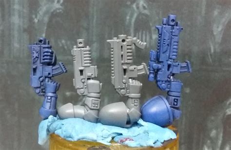 Comparisons Of Firstborn Bolter And Primaris Heavy Bolt Pistol Bolt