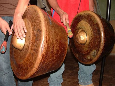 Kekayaan itu budaya yang kita punya sangatlah banyak mulai dari seni budaya tari, dan juga seni musiknya. Mengulas 15 Alat Musik Tradisional Kalimantan Barat Secara Lengkap!