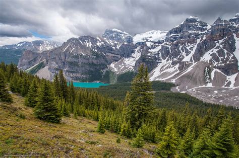 Download Wallpaper Moraine Lake Valley Of The Ten Peaks Banff