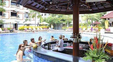Swim Up Bar Sunken Pool Bar Located At Bali Wing Khách Sạn Ngoài