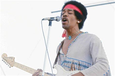 Watch Jimi Hendrixs Iconic Star Spangled Banner Performance From