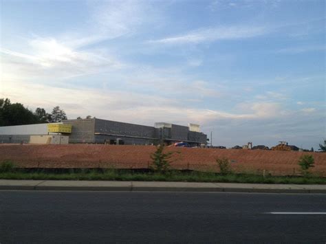 Shop hill city's everyday tech pant in athletic slim fit: Grocerying: Publix scouts Rock Hill location