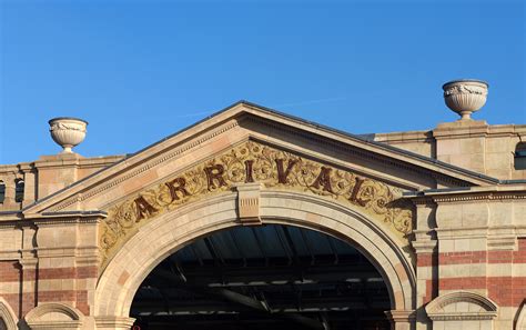 Leicester is a city and unitary authority area in the east midlands of england, and the county town of leicestershire. Leicester railway station - Wikiwand