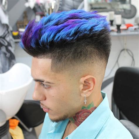 Pin By Kundayi Mahuni On Cool Hairstyles For Babes And Girls Babes Colored Hair Dyed Hair Men