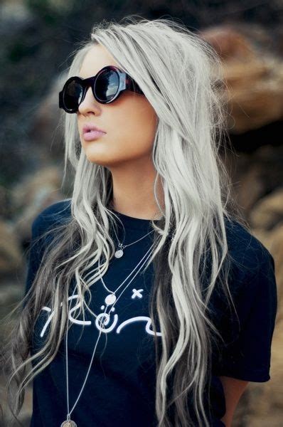 How to get gray blonde hair. Light grey & dark grey lowlights - FaveThing.com