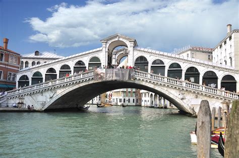 Why Views Of Venices Rialto Bridge Look So Familiar Getty Iris