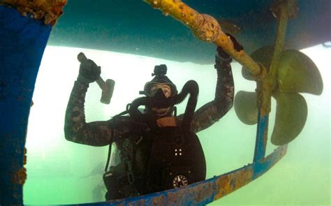 Dive Into These Incredible New Images Of Navy Seals Operating Underwater