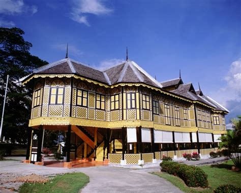 Both the current and the former temporary royal residence are two of kuala kangsar's main tourist attractions. Five Wonderful Designs of Architecture in Malaysia - ExpatGo