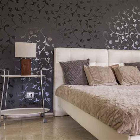 Studies have found that people with blue bedrooms often get more sleep because of the calmness it elicits. 5 tips to beautify your master bedroom with wallpapers ...