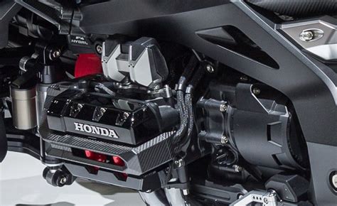 Honda Neowing Leaning Three Wheeler Hybrid Concept Revealed Med Bilder
