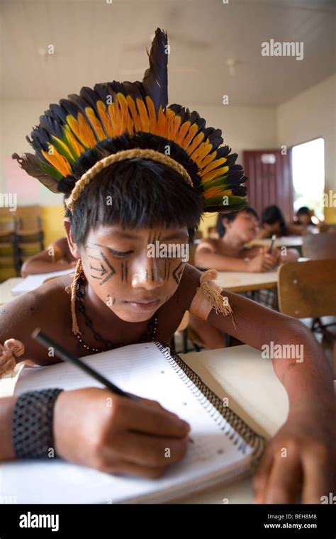 Xingu Indian Child Stockfotos Und Bilder Kaufen Alamy