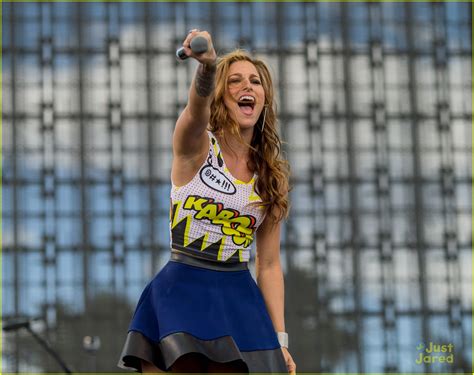 cassadee pope performs at stagecoach 2015 see the pics photo 805810 photo gallery just
