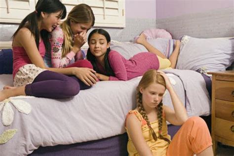 5 Ways To Keep Your Daughter Away From Toxic Friends