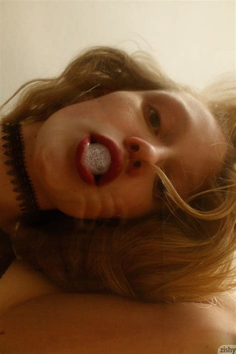 Giana Van Patten In Black Coke Mirror By Zishy Erotic Beauties