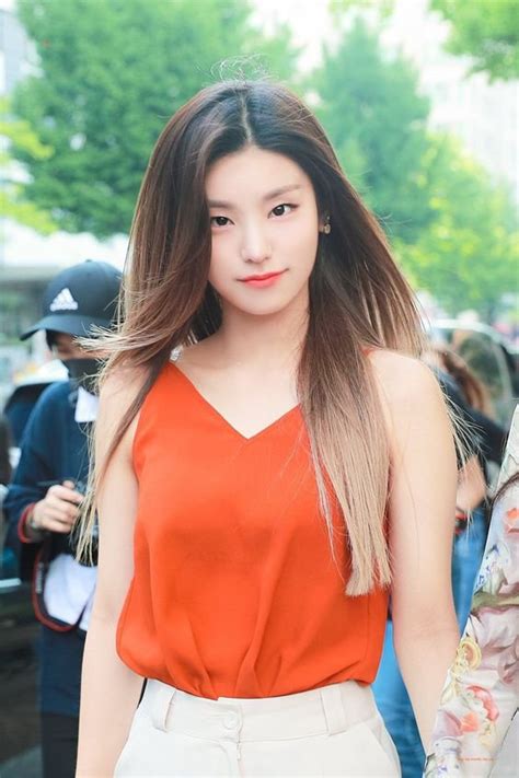 Who Is The Visual And Leader Of The South Korean Girl Group Itzy Quora