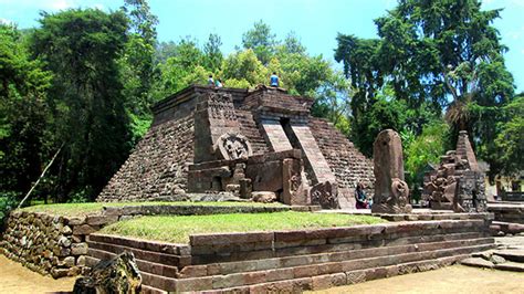 Candi Sukuh Piramida Suku Maya Di Tengah Pulau Jawa