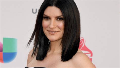 Laura Pausini Laura Pausini Il Nuovo Singolo Circola Già Nelle Chat