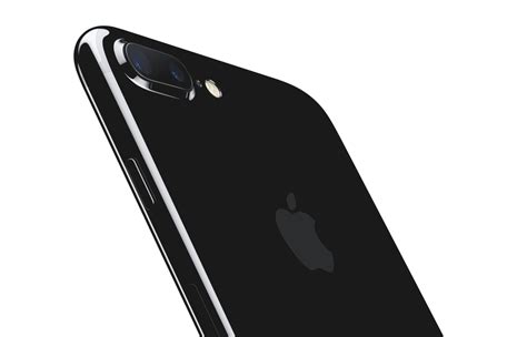 Image Sets Of The Iphone 7 And Iphone 7 Plus Show The Pair From