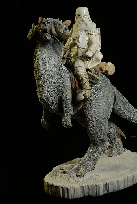 Live Photos Sideshow Collectibles Star Wars 12″ Tauntaun Action