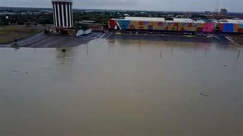 Tormenta Desborda El Río Bravo En Nuevo Laredo Tamaulipas N